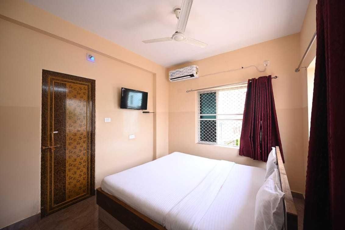 Oyo Flagship Hotel New Moon Inn Puri Bagian luar foto